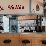 Confortable A - 6 Pers. - Api-1-52-2037 * La Tour-dʼAuvergne