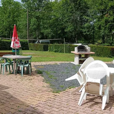 Confortable A - 6 Pers. - Api-1-52-2037 Campsite La Tour-d'Auvergne